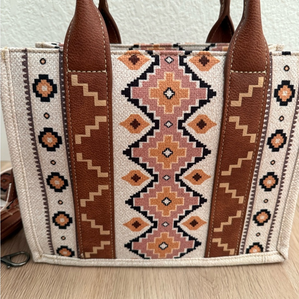 Wrangler Geometric Brown and Cream Tote - Picture 3 of 6